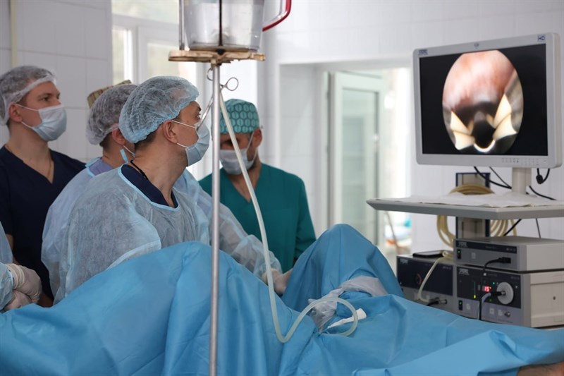 Врачи МГУ имени М.В. Ломоносова провели новую для Тверской области операцию при аденоме предстательной железы